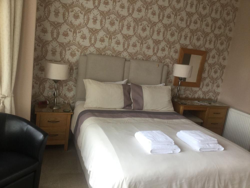 Glenora Guest House Вітбі Екстер'єр фото