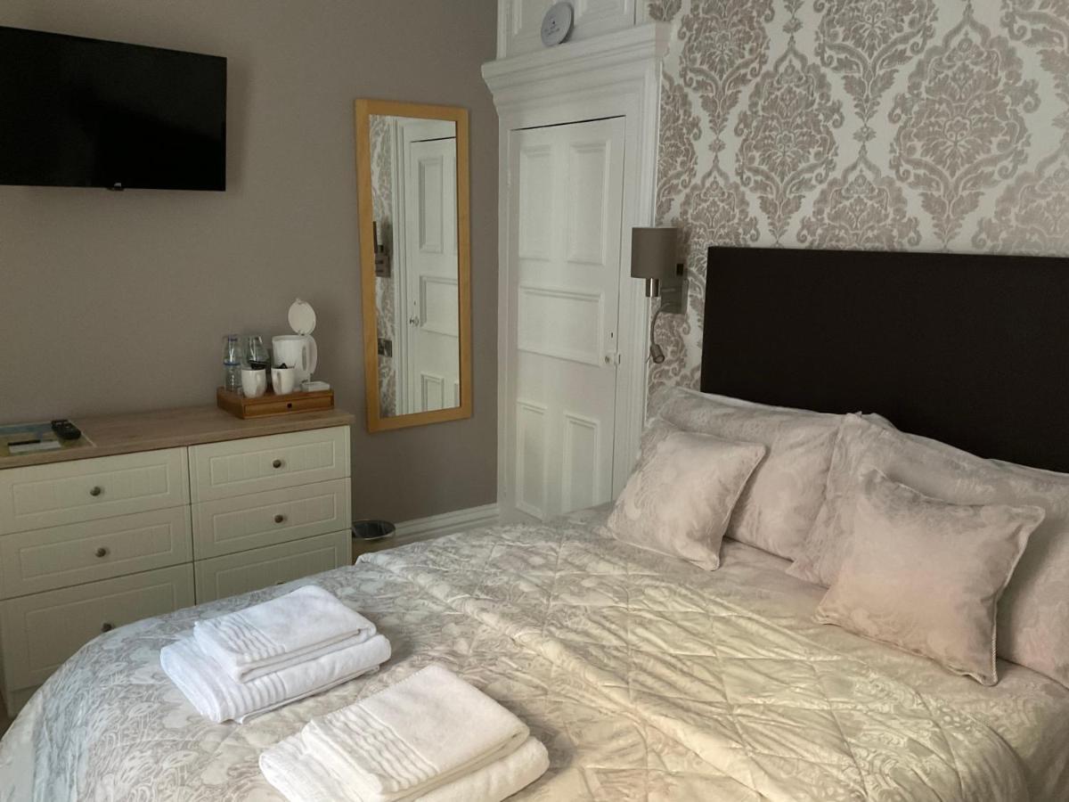 Glenora Guest House Вітбі Екстер'єр фото