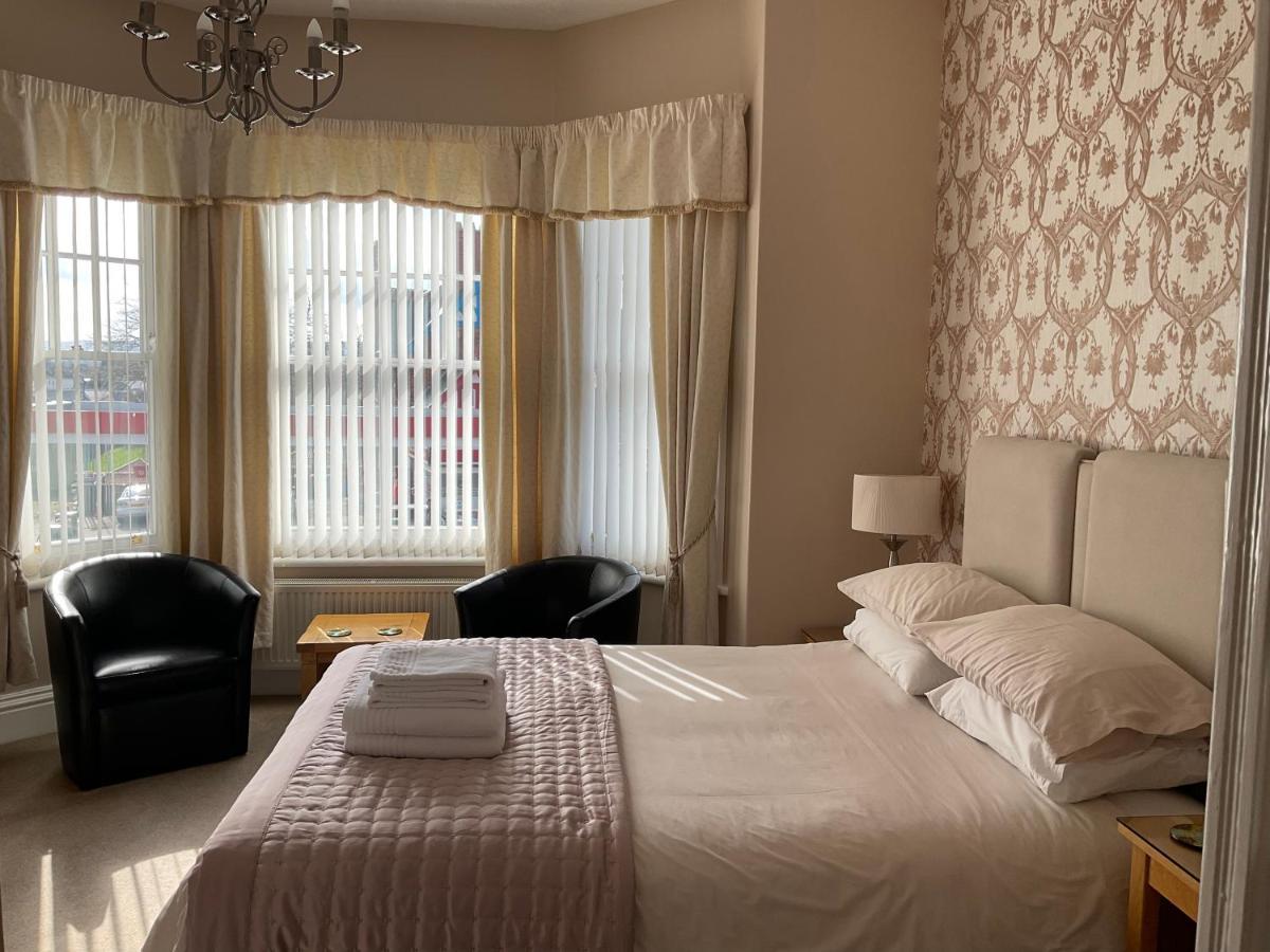 Glenora Guest House Вітбі Екстер'єр фото
