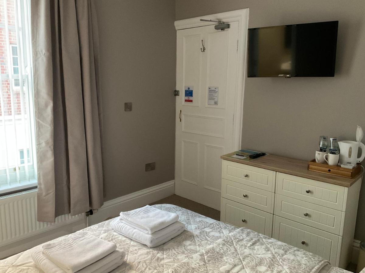 Glenora Guest House Вітбі Екстер'єр фото