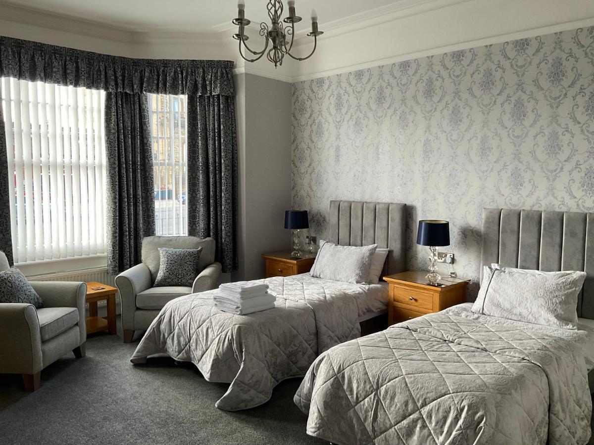Glenora Guest House Вітбі Екстер'єр фото