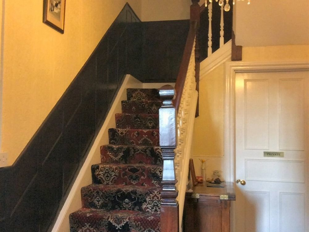 Glenora Guest House Вітбі Екстер'єр фото