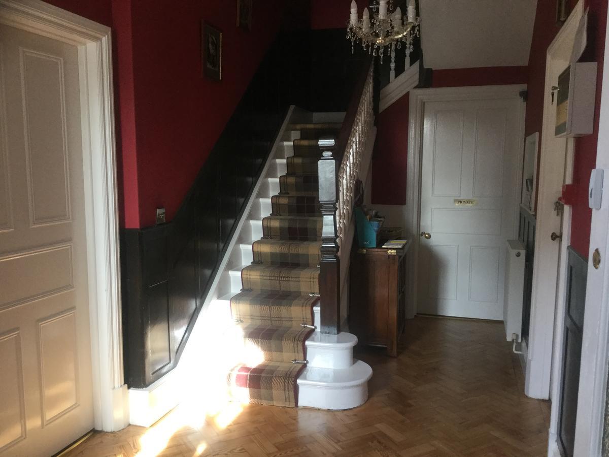 Glenora Guest House Вітбі Екстер'єр фото